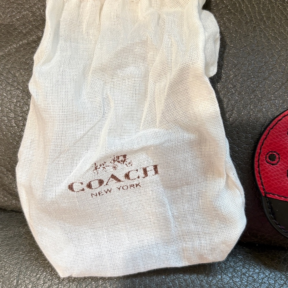 Coach lady bug key chain with duster bag - Picture 7 of 9